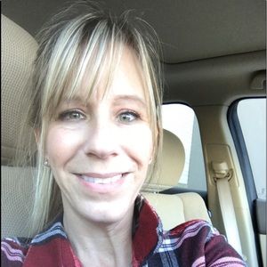 Meet your Posher, Chanel